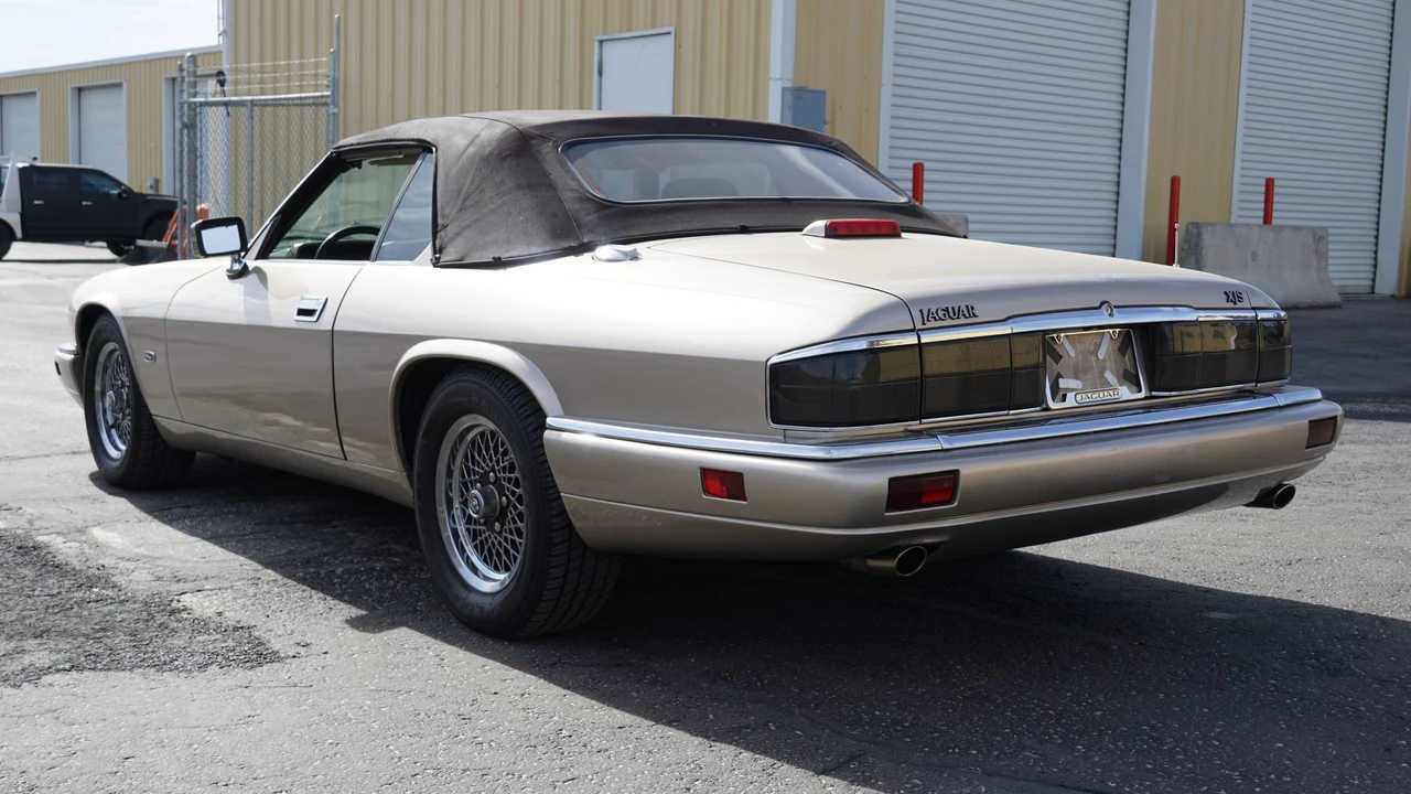 1994 Jaguar XJS Convertible - Image 16 of 31