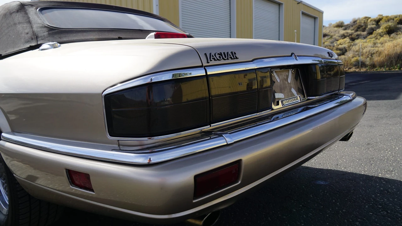 1994 Jaguar XJS Convertible - Image 23 of 31