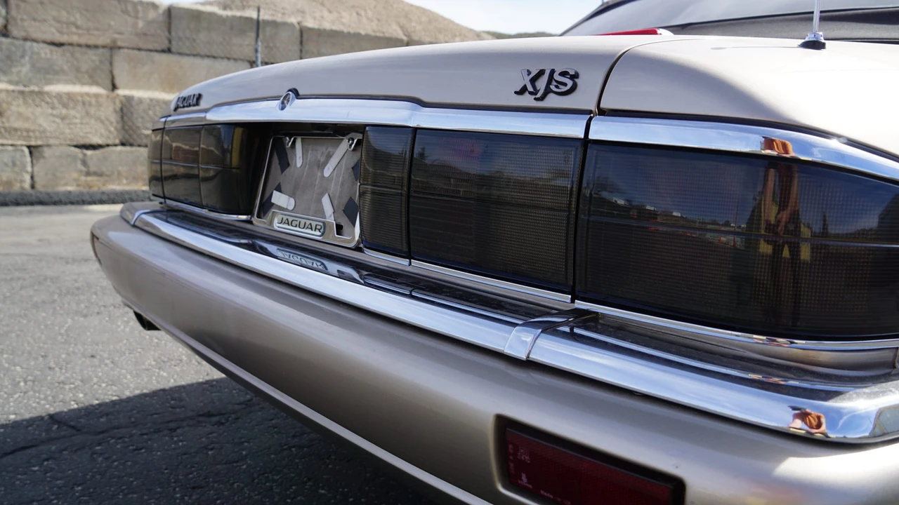 1994 Jaguar XJS Convertible - Image 25 of 31