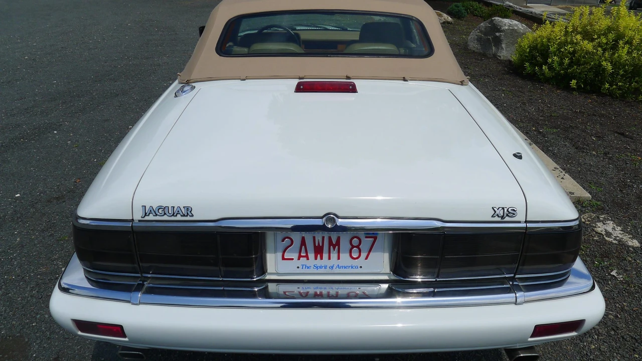1994 Jaguar XJS Convertible - Image 11 of 31