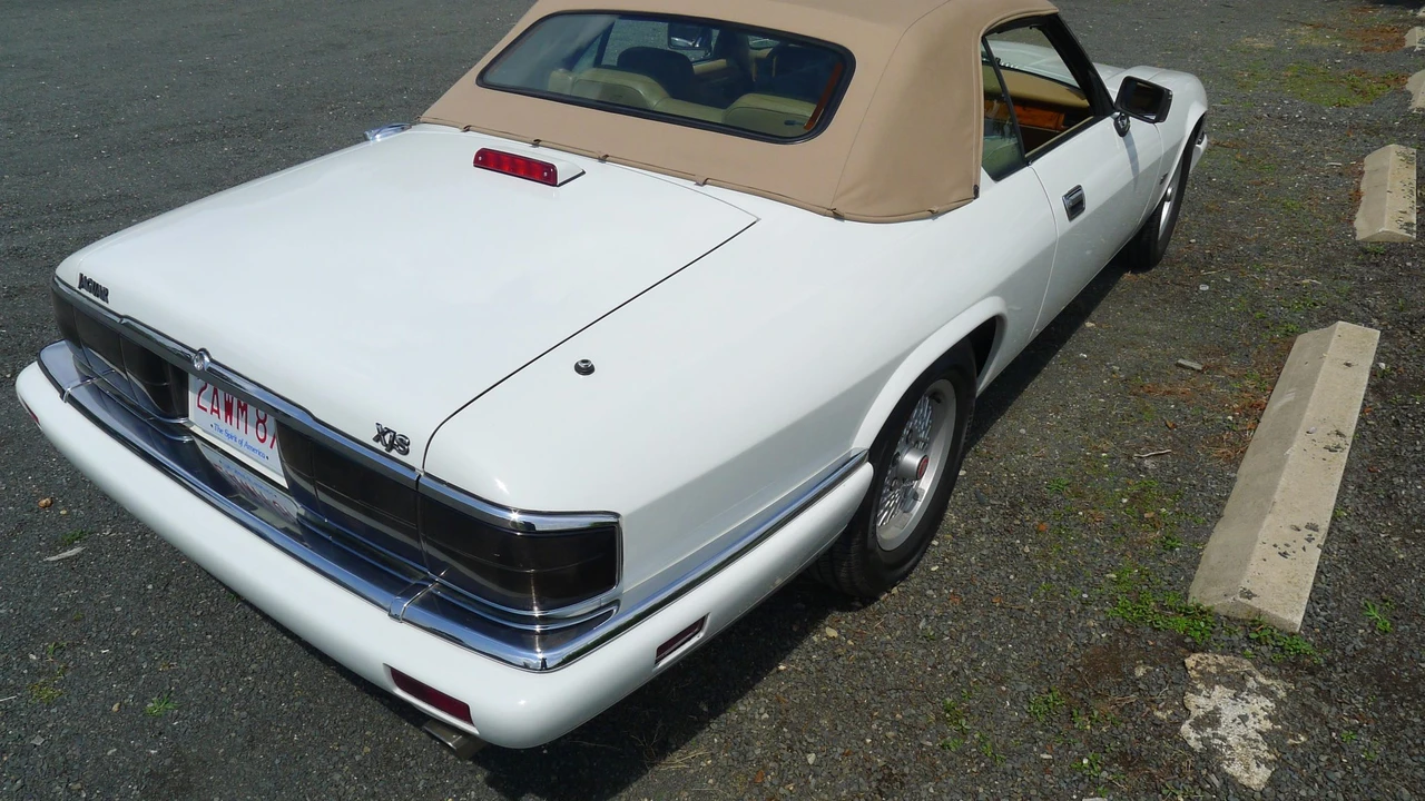 1994 Jaguar XJS Convertible - Image 13 of 31