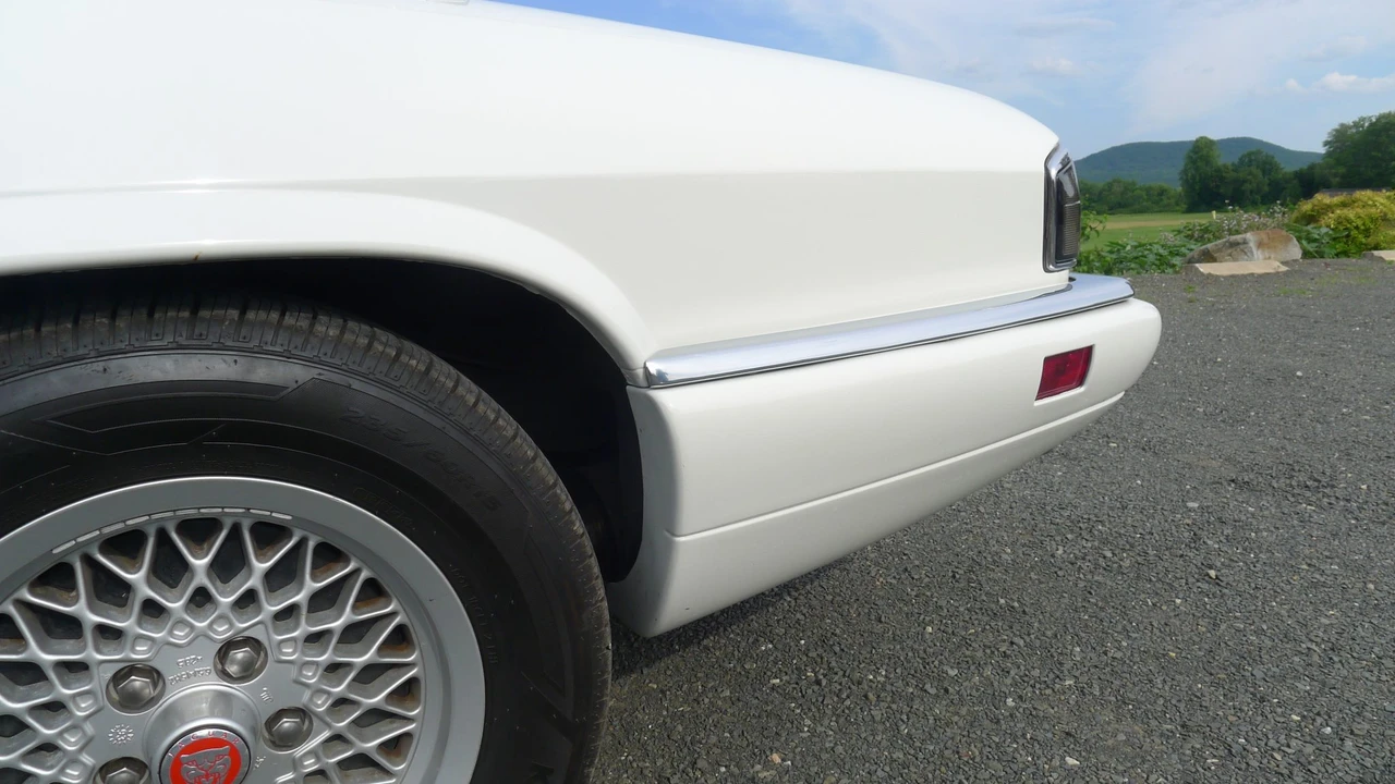 1994 Jaguar XJS Convertible - Image 23 of 31