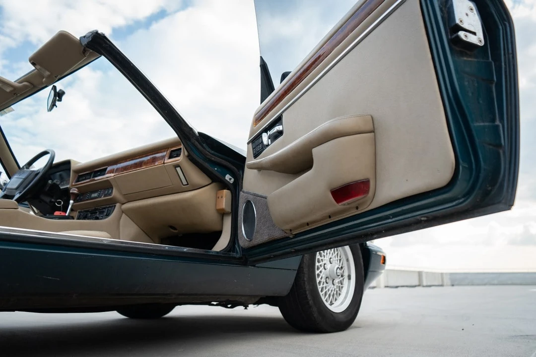 1994 Jaguar XJS Convertible - Image 17 of 31
