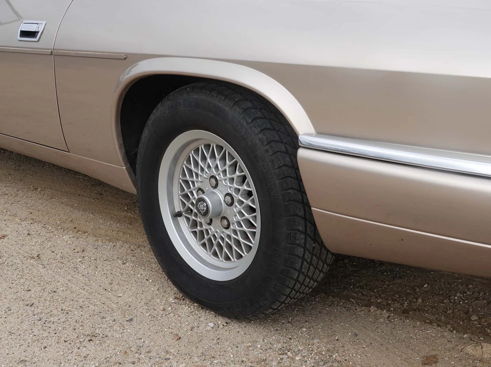1994 Jaguar XJS Convertible - Image 23 of 31