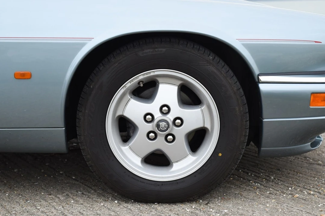 1994 Jaguar XJS Convertible - Image 20 of 30