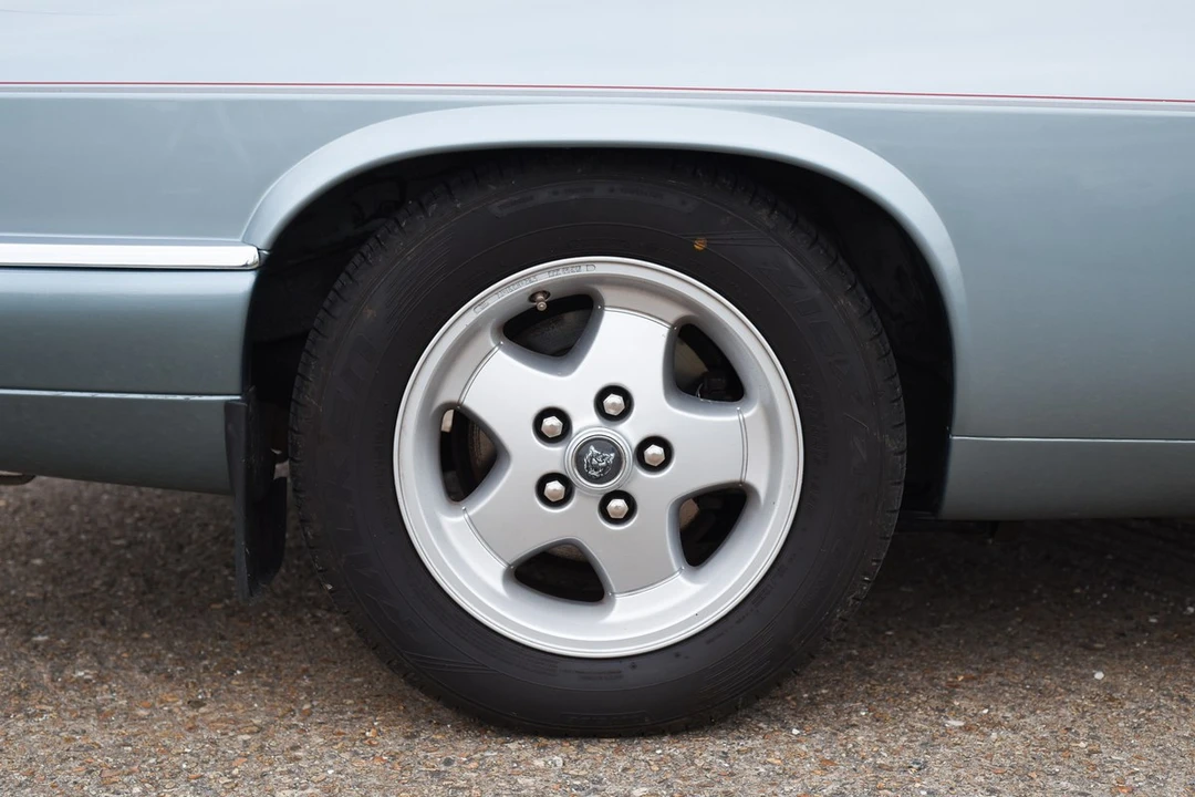 1994 Jaguar XJS Convertible - Image 21 of 30