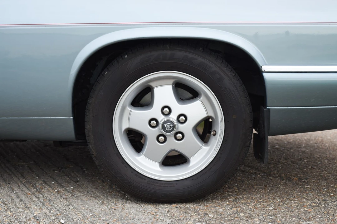 1994 Jaguar XJS Convertible - Image 23 of 30