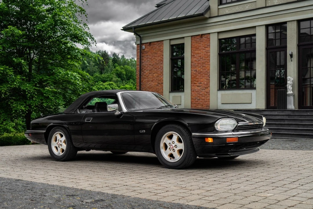 1994 Jaguar XJS Convertible - Image 10 of 30