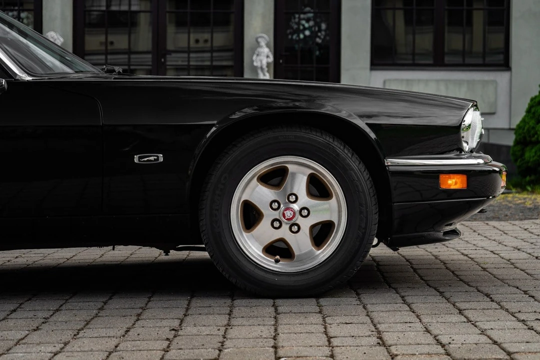 1994 Jaguar XJS Convertible - Image 15 of 30