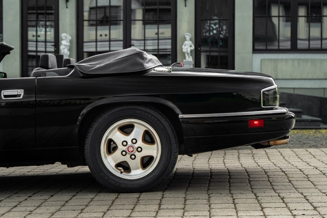 1994 Jaguar XJS Convertible - Image 14 of 30
