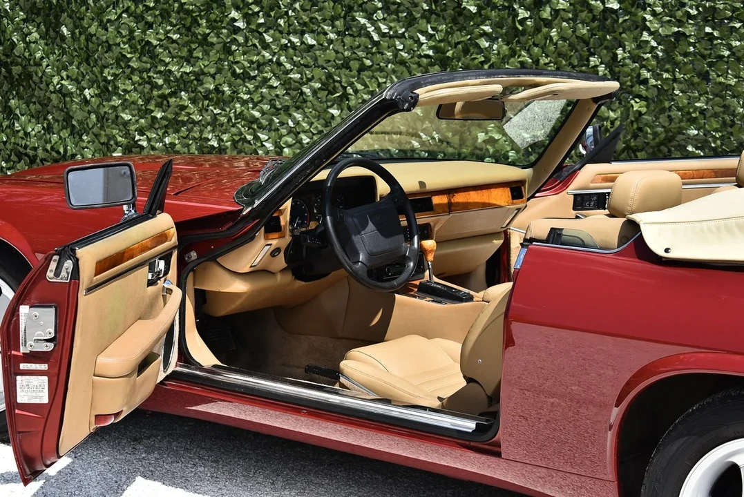 1994 Jaguar XJS Convertible - Image 21 of 30