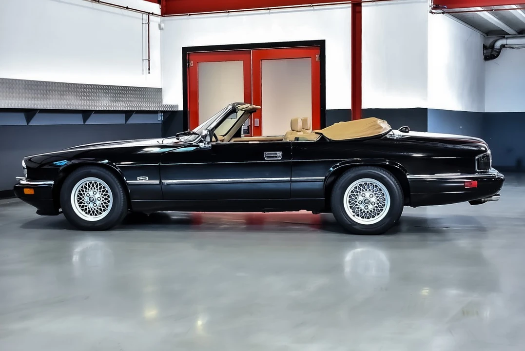 1989 Jaguar XJS Facelift AJ-16 - Image 25 of 30