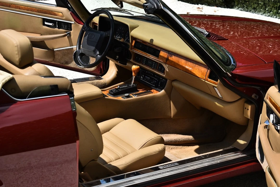 1994 Jaguar XJS Convertible - Image 29 of 30