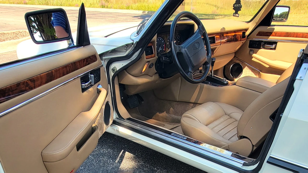 1994 Jaguar XJS Convertible - Image 2 of 11