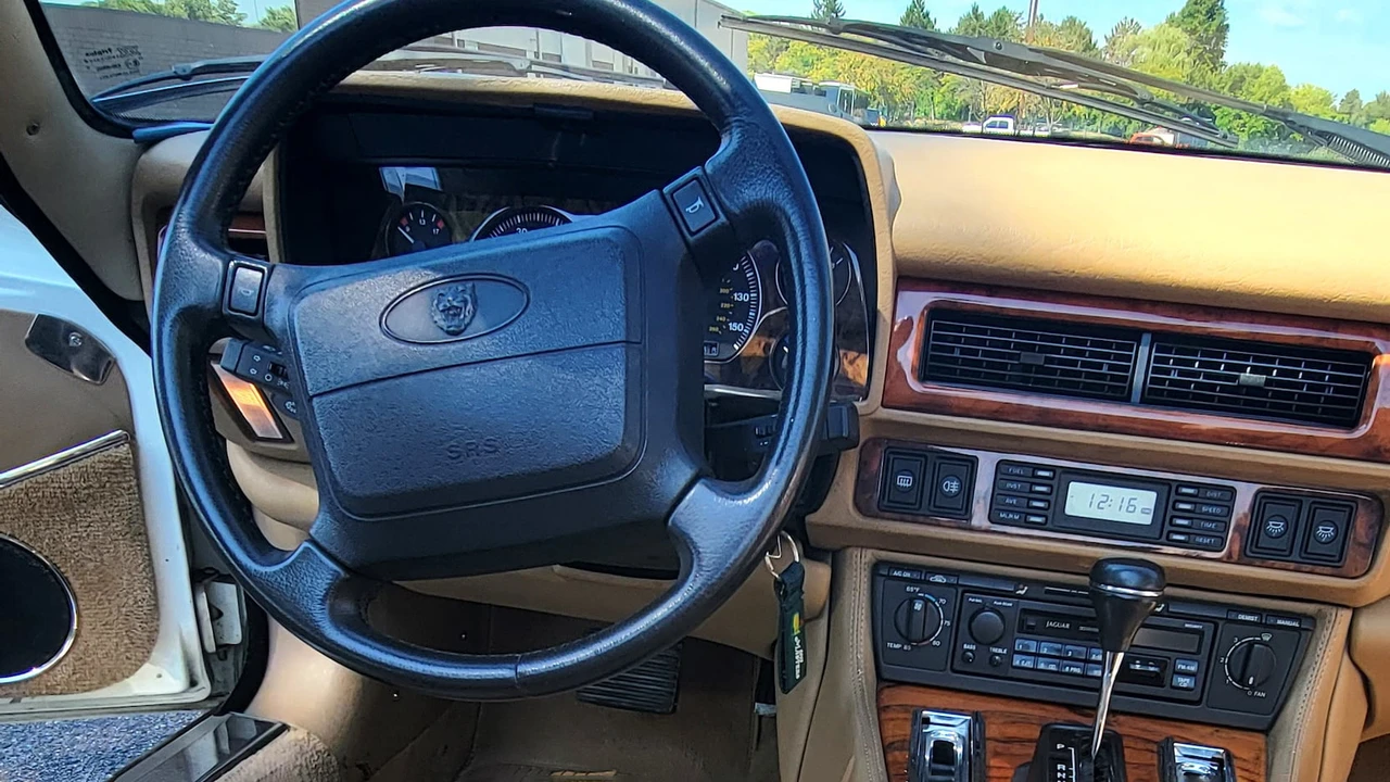 1994 Jaguar XJS Convertible - Image 5 of 11