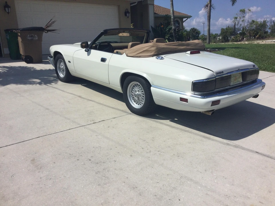 1994 Jaguar XJS Convertible - Image 10 of 31