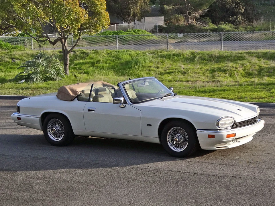 1994 Jaguar XJS Convertible - Image 2 of 31