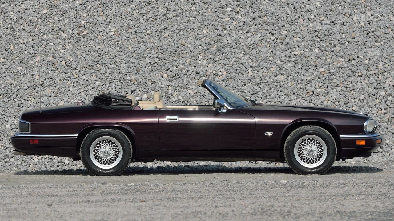 1994 Jaguar XJS Convertible - Image 2 of 31