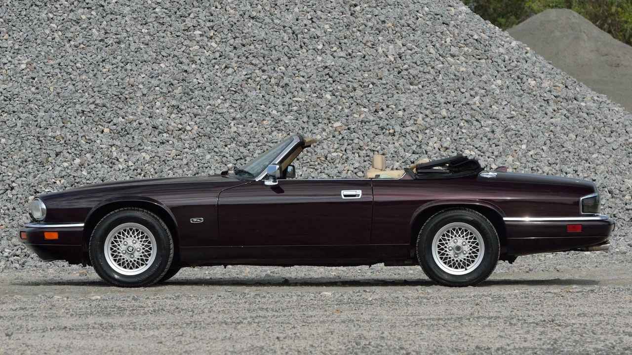 1994 Jaguar XJS Convertible - Image 8 of 31