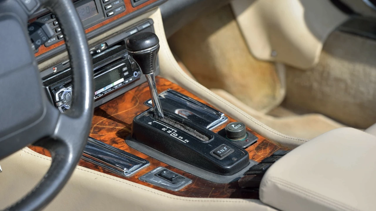 1994 Jaguar XJS Convertible - Image 9 of 31