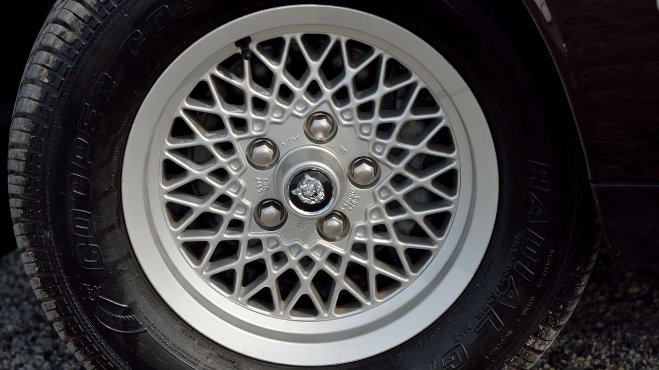 1994 Jaguar XJS Convertible - Image 15 of 31