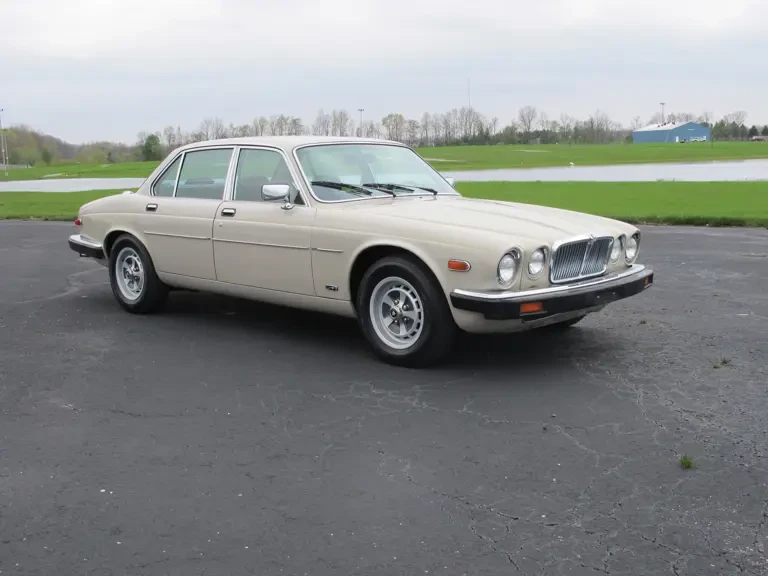 1994 Jaguar XJS - Image 2 of 2