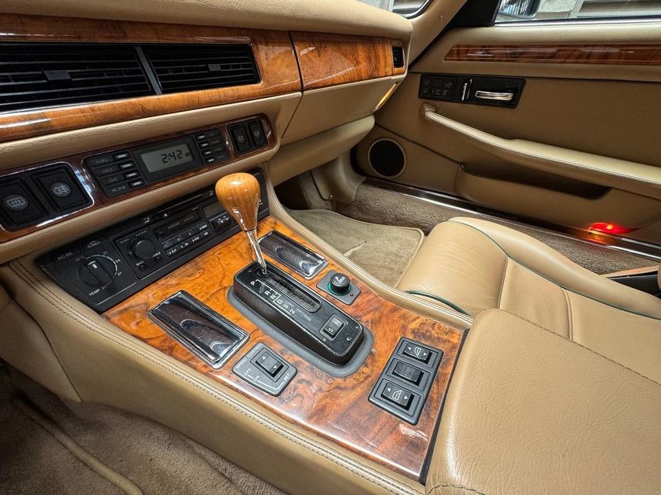 1994 Jaguar XJS Facelift V12 - Image 21 of 30
