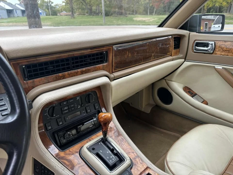 1994 Jaguar X300 XJ - Image 12 of 19