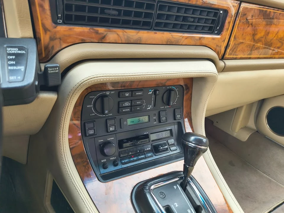 1994 Jaguar XJ40 XJ - Image 14 of 19