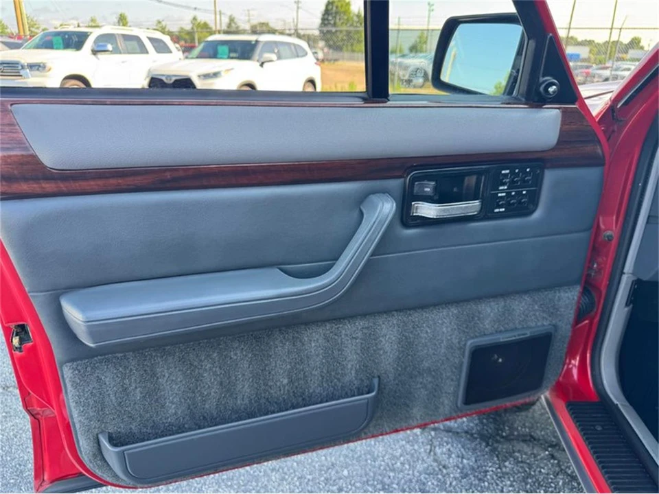1994 Jeep XJ Cherokee - Image 25 of 30