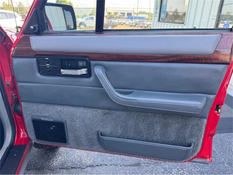 1994 Jeep XJ Cherokee - Image 28 of 30