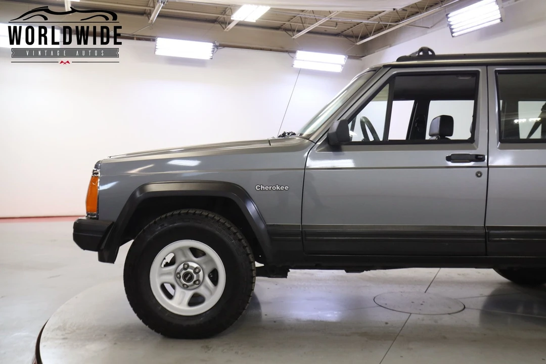 1994 Jeep XJ Cherokee - Image 8 of 12