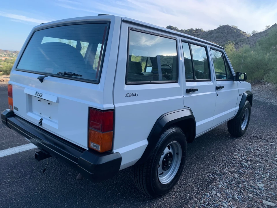 1994 Jeep XJ Cherokee - Image 8 of 31