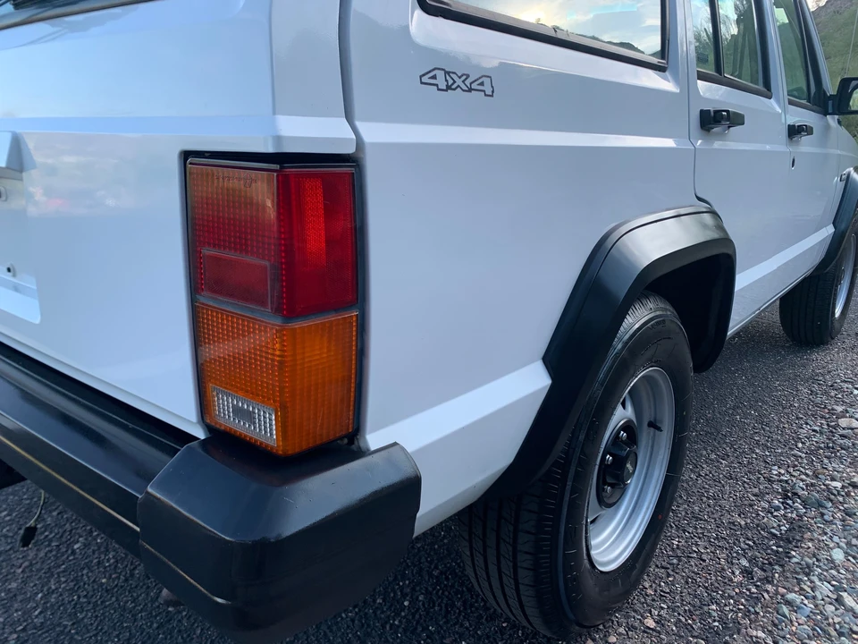1994 Jeep XJ Cherokee - Image 16 of 31
