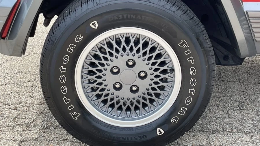 1994 Jeep XJ Cherokee - Image 17 of 29