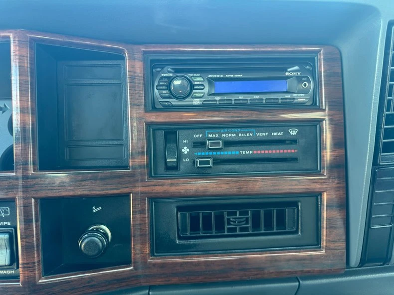 1994 Jeep XJ Cherokee - Image 13 of 30