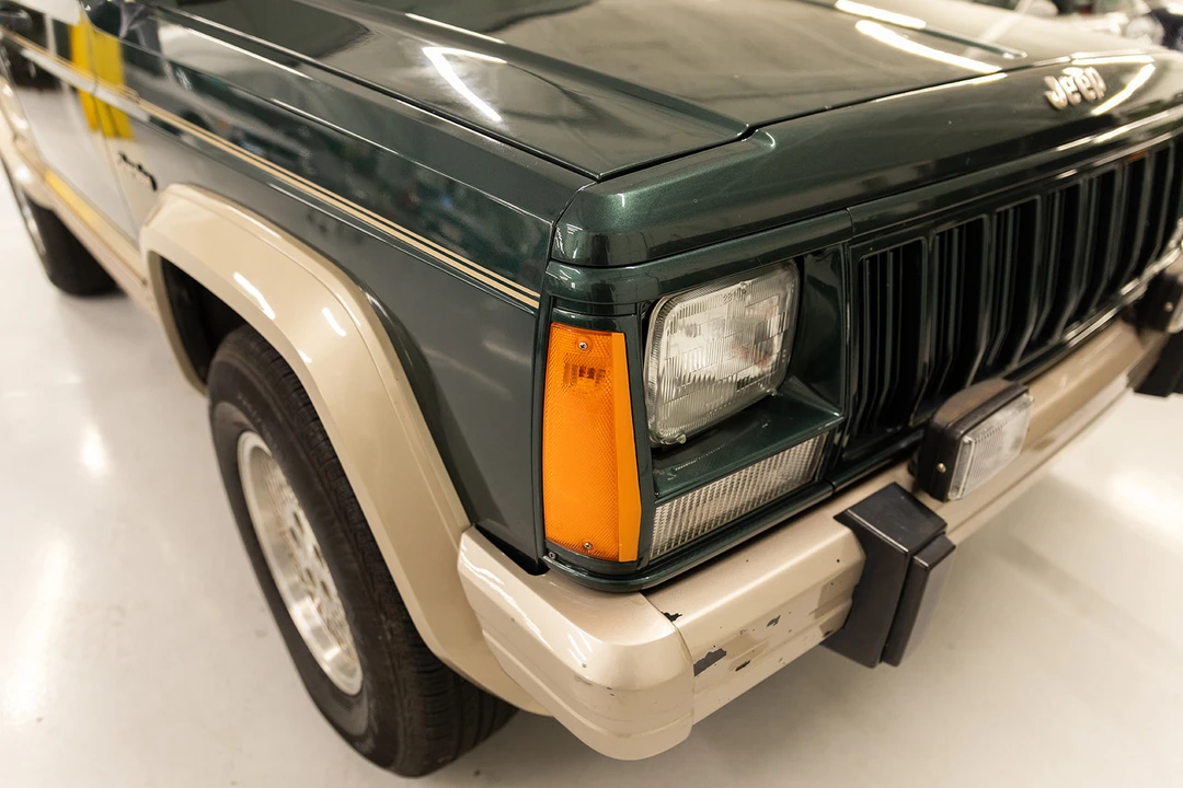 1994 Jeep XJ Cherokee - Image 15 of 31
