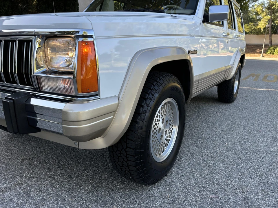1994 Jeep XJ Cherokee - Image 16 of 31