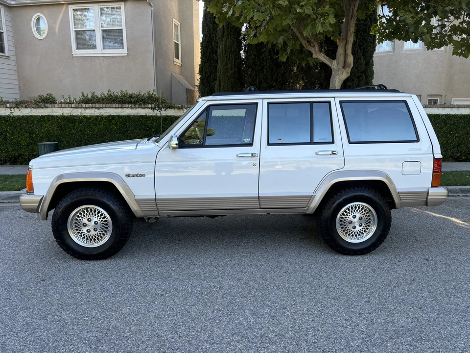1994 Jeep XJ Cherokee - Image 6 of 31