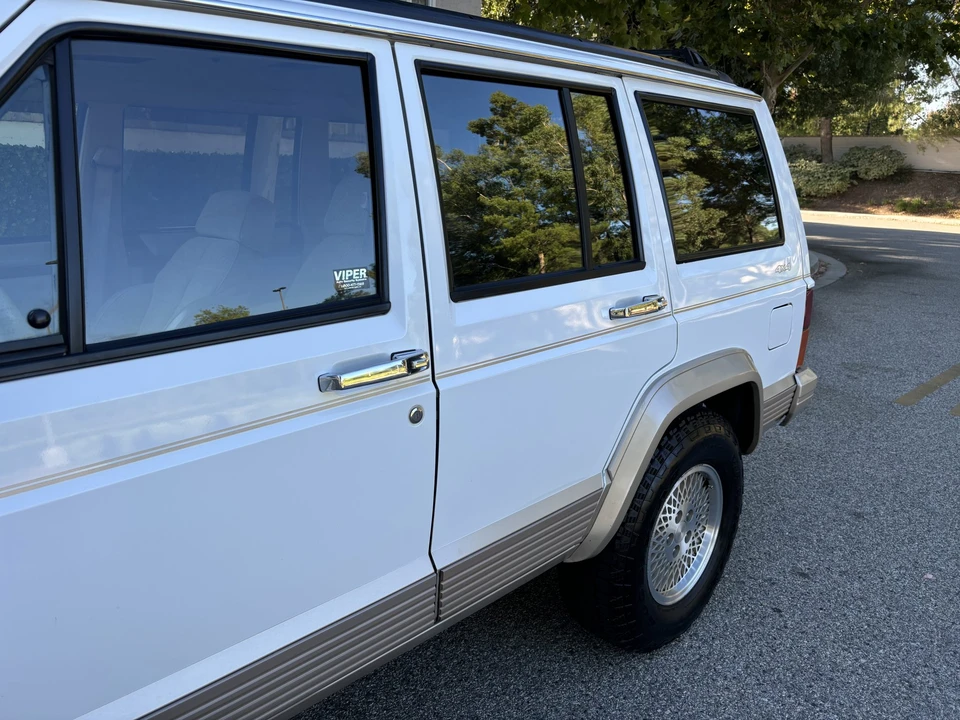 1994 Jeep XJ Cherokee - Image 19 of 31