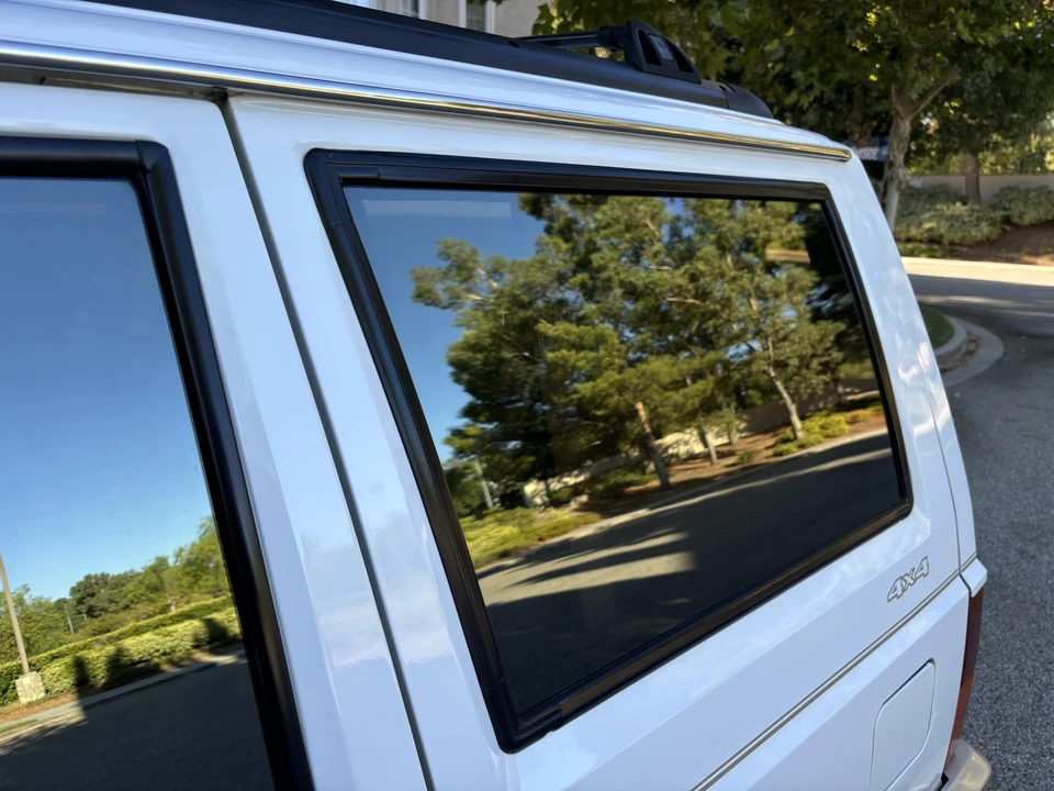 1994 Jeep XJ Cherokee - Image 26 of 31