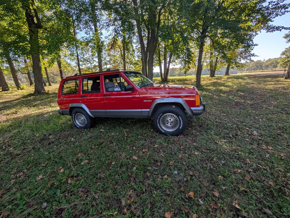 1994 Jeep XJ Cherokee - Image 14 of 31
