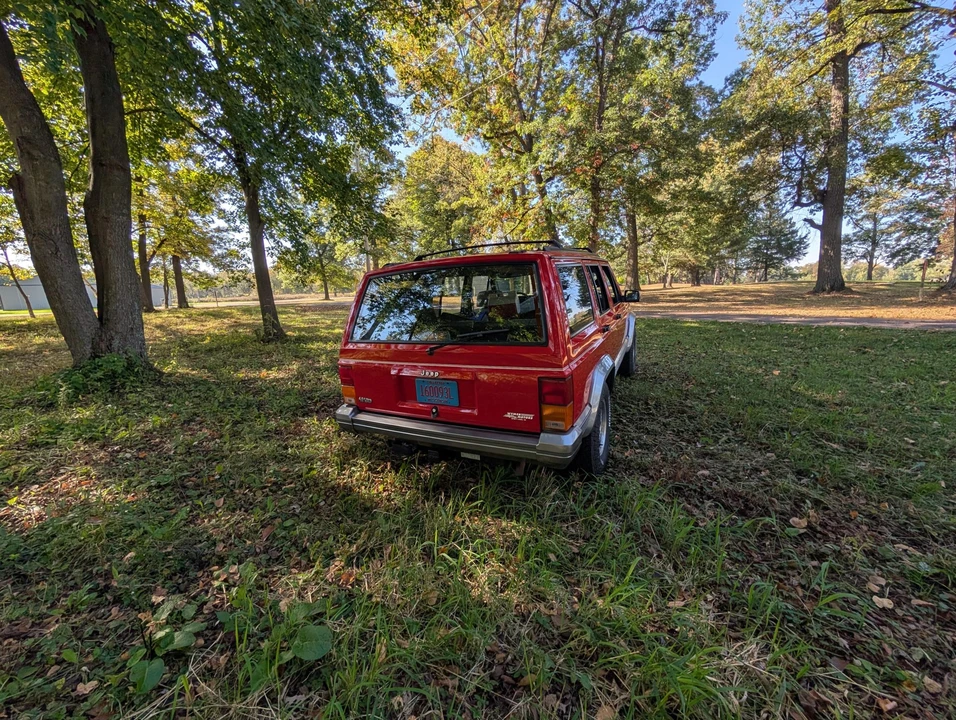 1994 Jeep XJ Cherokee - Image 8 of 31