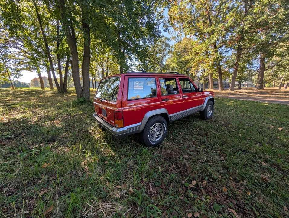 1994 Jeep XJ Cherokee - Image 9 of 31