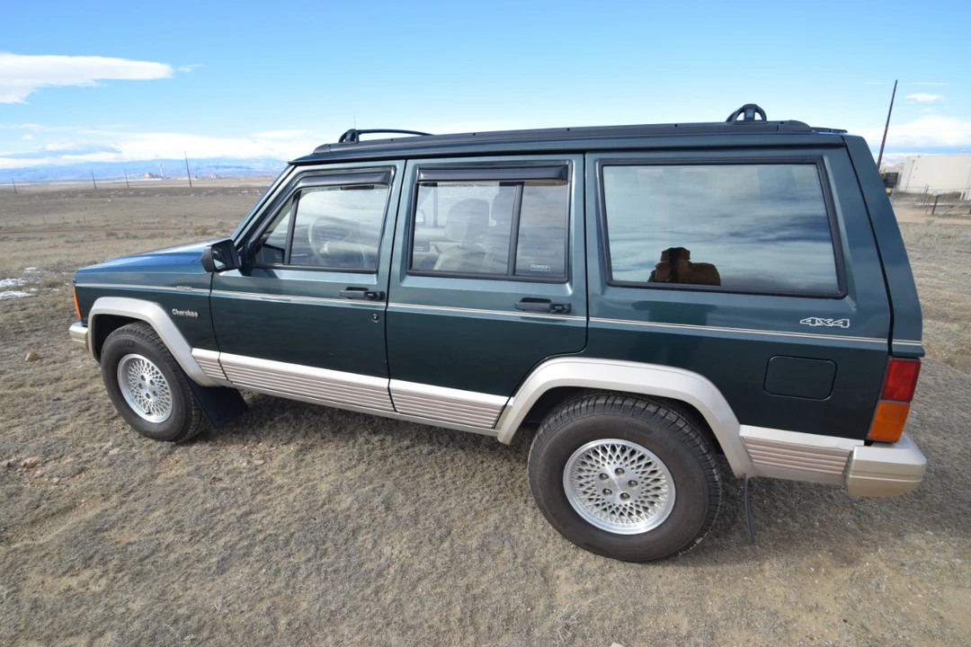 1994 Jeep XJ Cherokee - Image 19 of 31