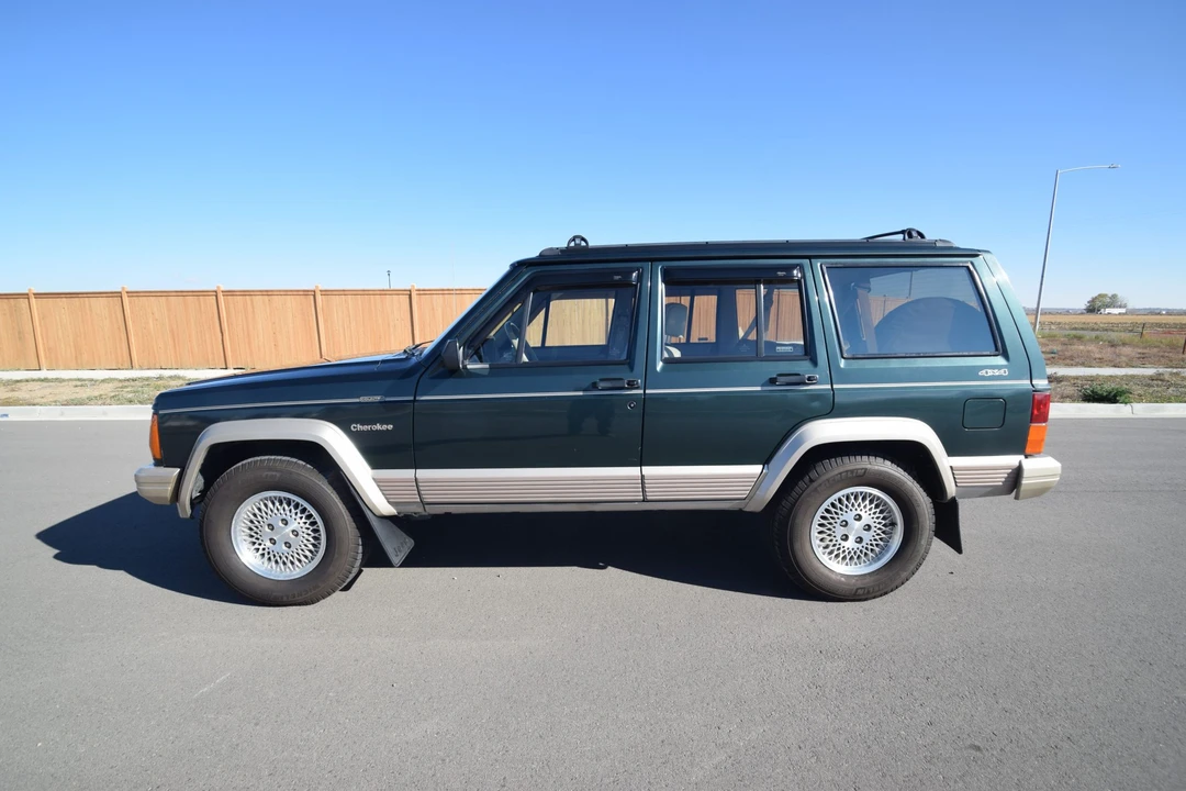 1994 Jeep XJ Cherokee - Image 8 of 31