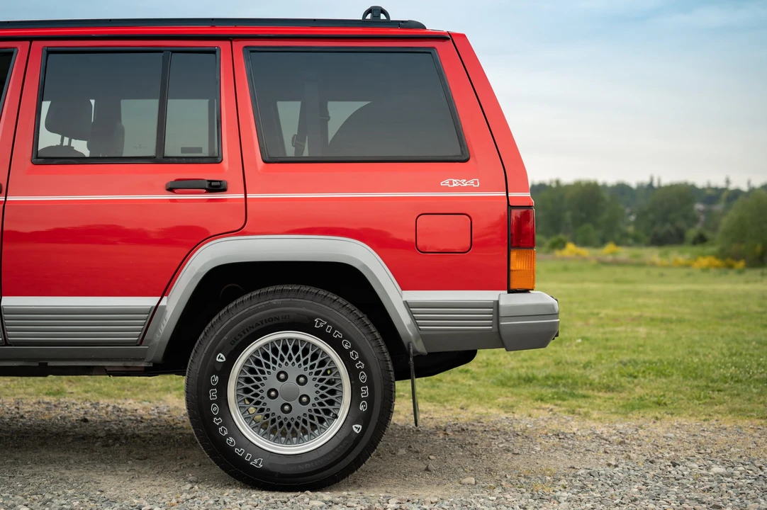 1994 Jeep XJ Cherokee - Image 29 of 31