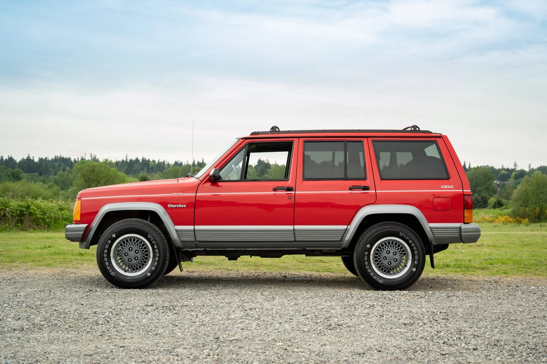 1994 Jeep XJ Cherokee - Image 9 of 31