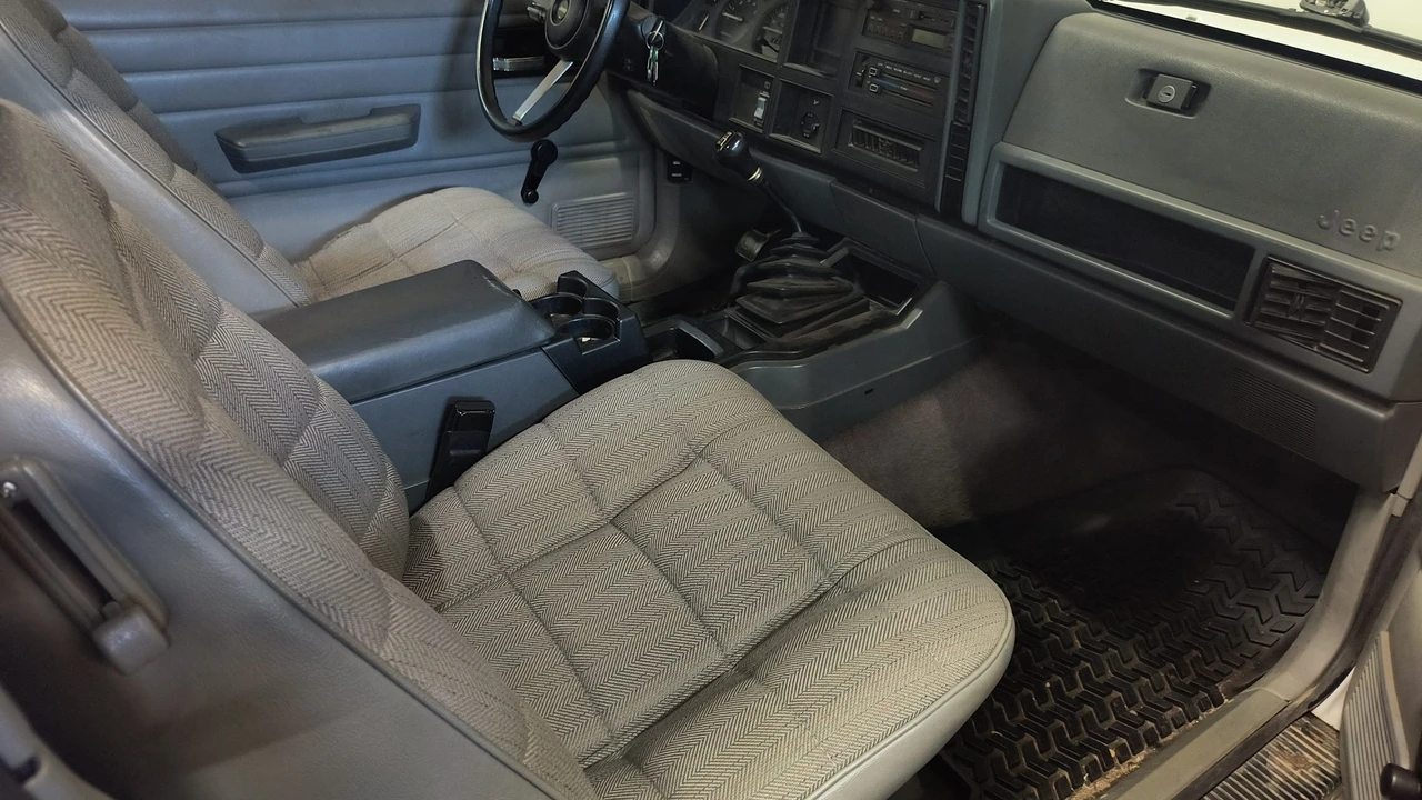 1994 Jeep XJ Cherokee - Image 27 of 31