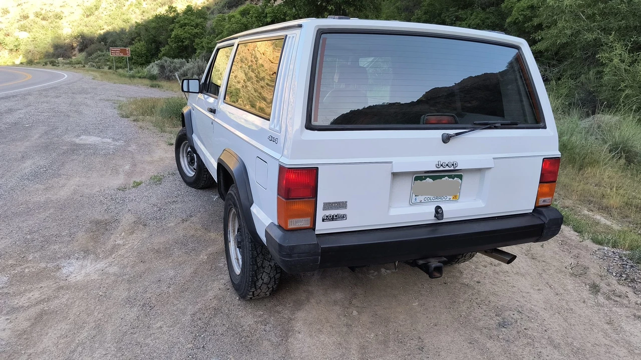1994 Jeep XJ Cherokee - Image 11 of 31